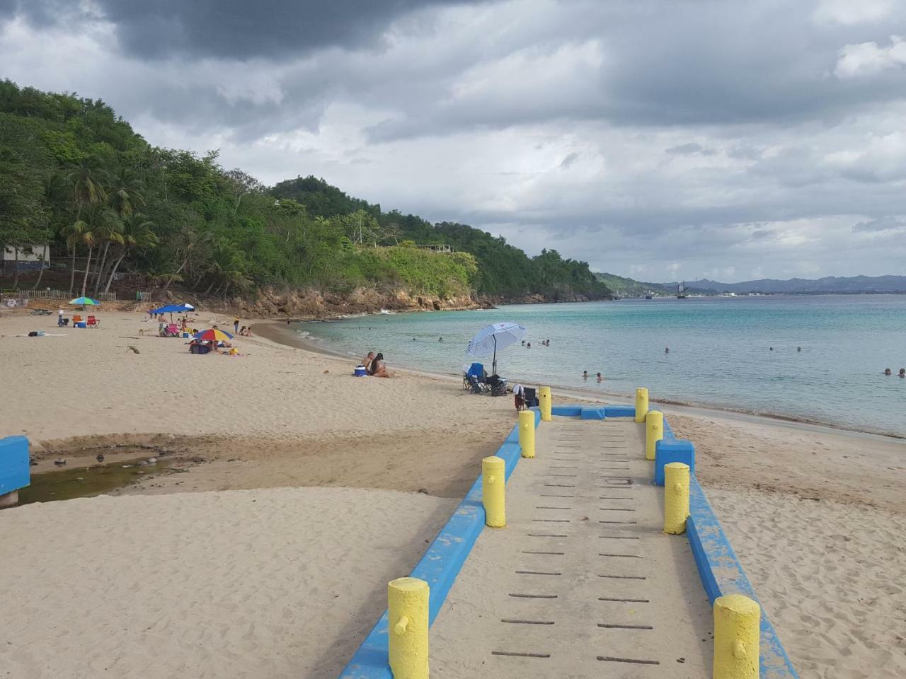 Medusa'S Hostel Aguadilla Eksteriør billede